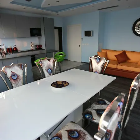 Amis House Apartman *