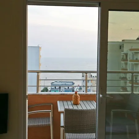 Apartament Amis House